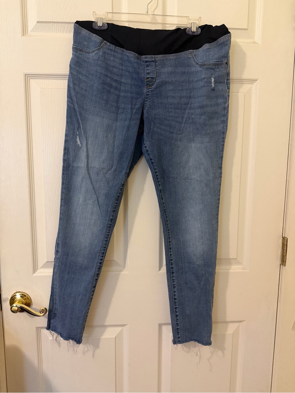 Isabel Maternity Ingrid & Isabel Full Panel Raw Hem Skinny Jeans Size 12